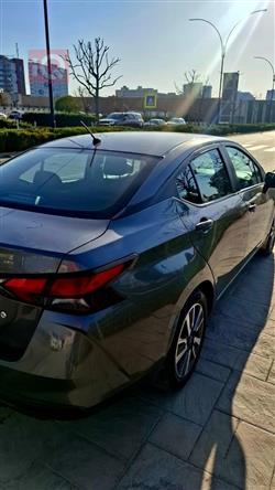 نيسان فيرسا